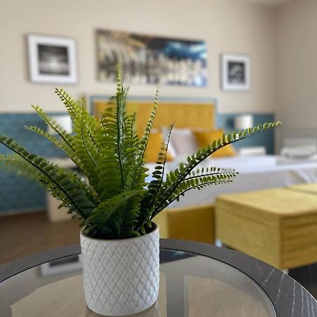 מסקלי Mb Giurati Suites מראה חיצוני תמונה