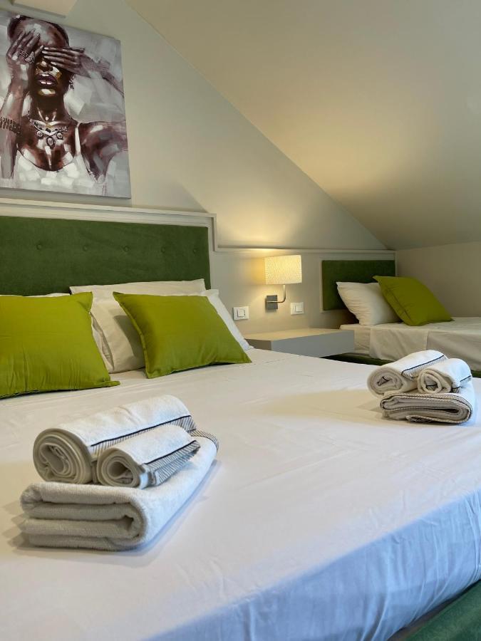 מסקלי Mb Giurati Suites מראה חיצוני תמונה